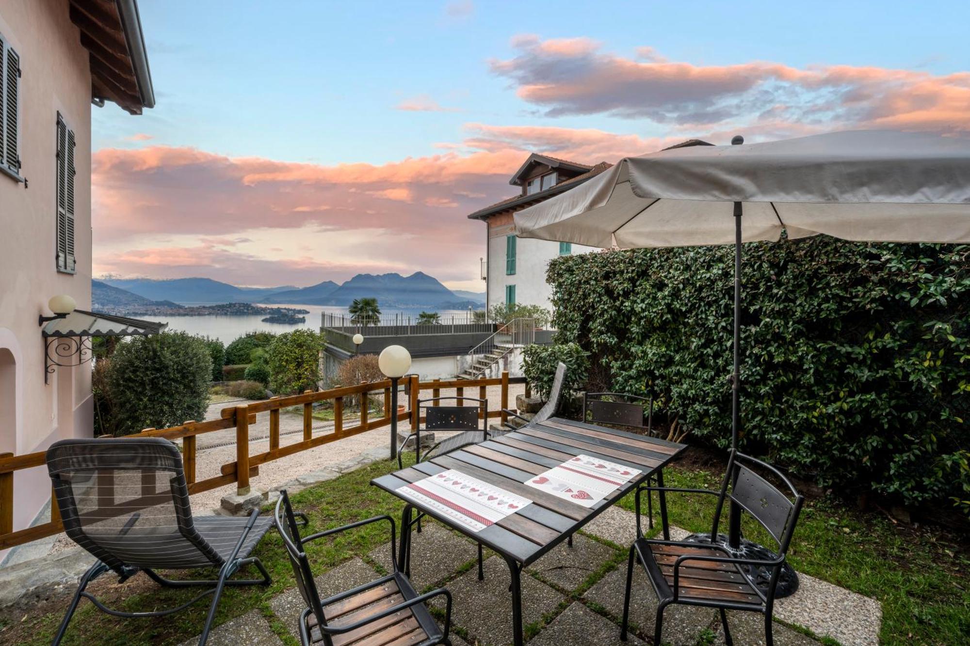Rossana Apartment Lago Maggiore Бавено Экстерьер фото