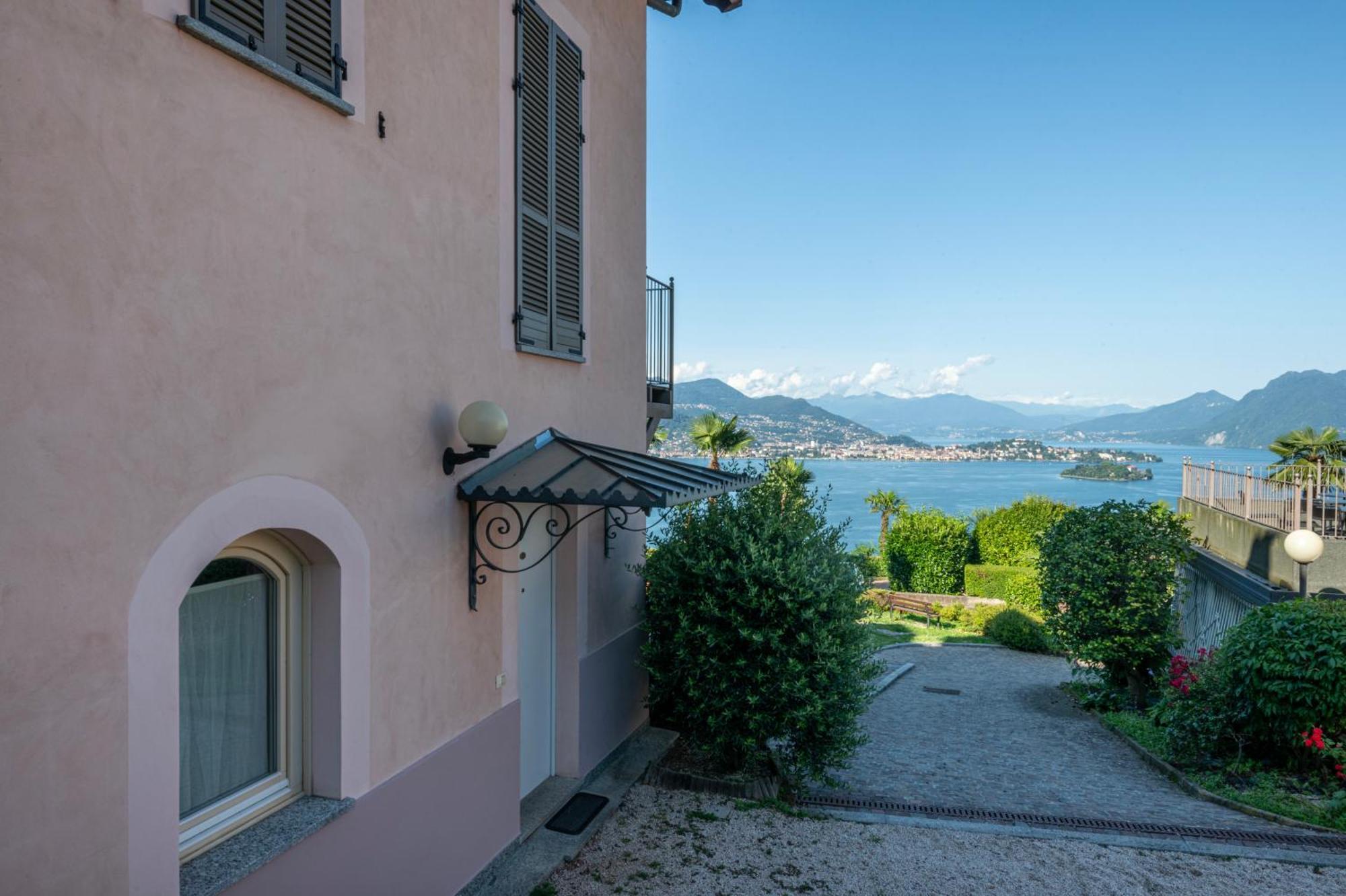 Rossana Apartment Lago Maggiore Бавено Экстерьер фото