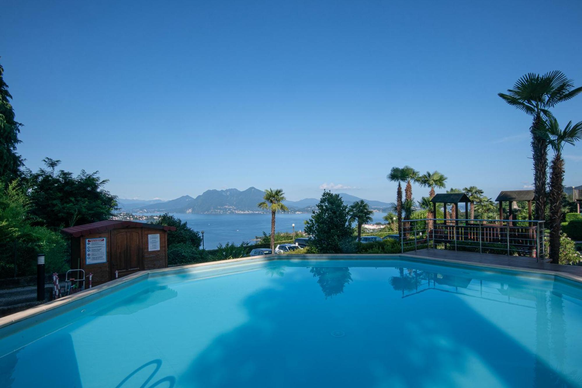 Rossana Apartment Lago Maggiore Бавено Экстерьер фото
