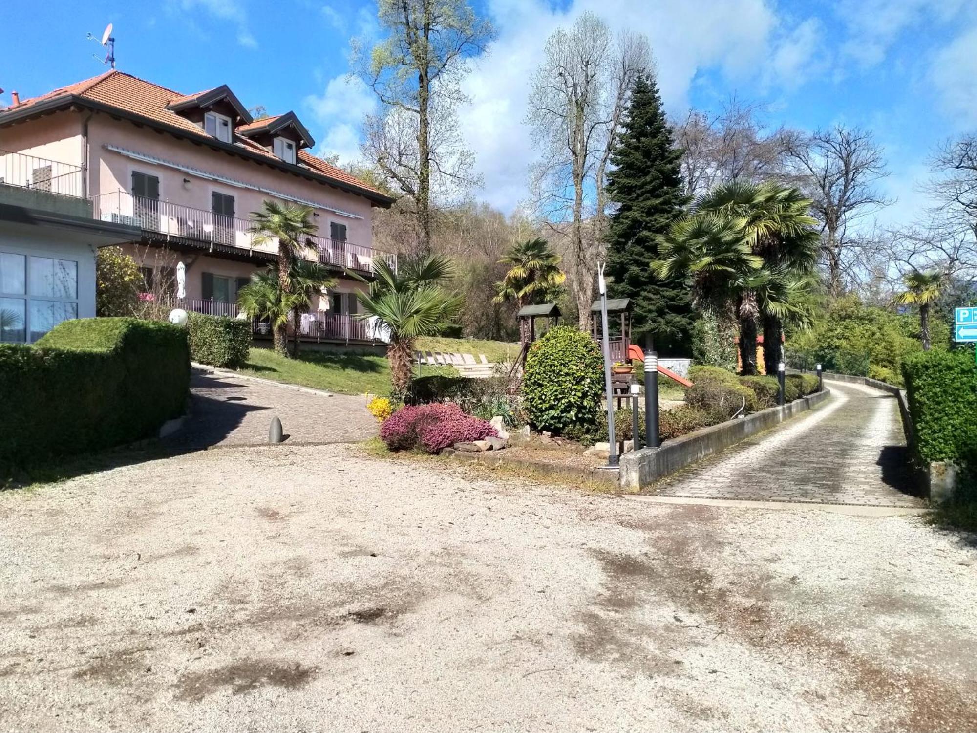 Rossana Apartment Lago Maggiore Бавено Экстерьер фото