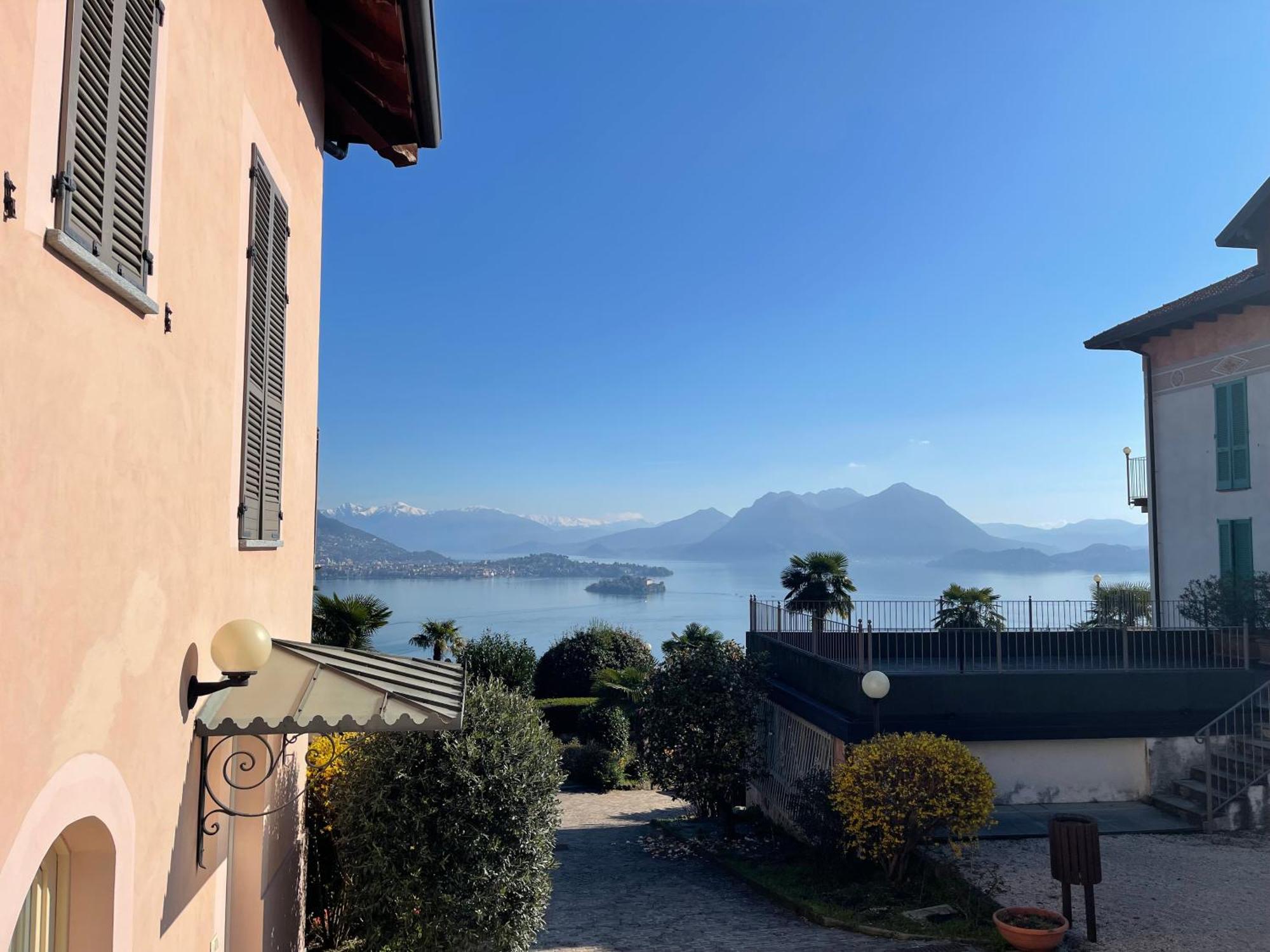 Rossana Apartment Lago Maggiore Бавено Экстерьер фото