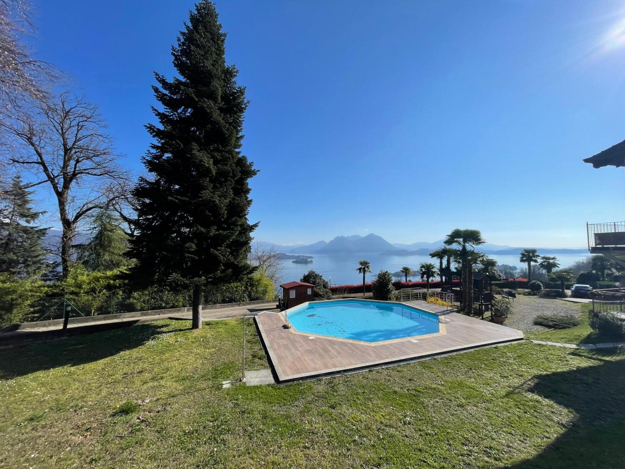 Rossana Apartment Lago Maggiore Бавено Экстерьер фото